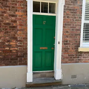 Holiday home 18th Century Townhouse In City Centre, Chester